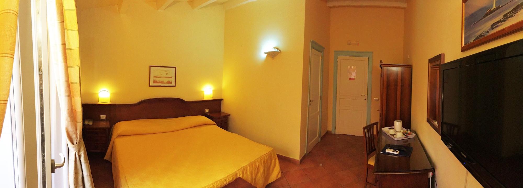 Hotel Mediterraneo Syrakusa Exteriör bild